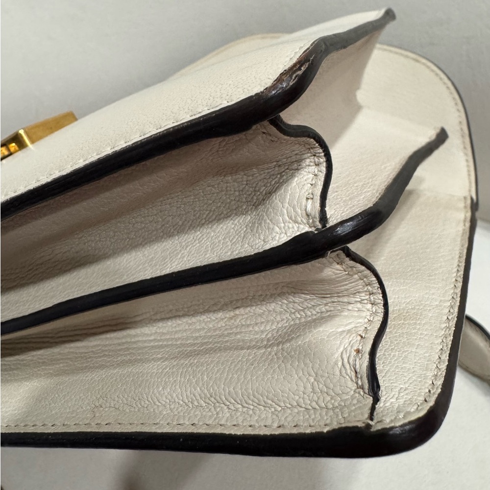 Gucci Chic Black Clutch with Gold Accents and Sleek Design - Picture 12 of 14